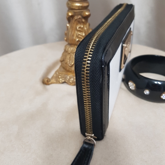 Wallet  😉 2 OR $20 - Picture 8 of 8